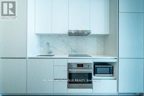 621 - 28 Interchange Way, Vaughan, ON 