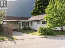 615 Eighth Street  Nelson, BC V1L 3A6
