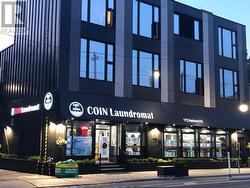 172 HARBORD STREET Toronto, ON M5S 1H4