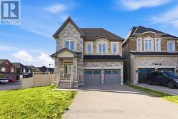 122 MCKENZIE WAY  Bradford West Gwillimbury, ON L3Z 4J4
