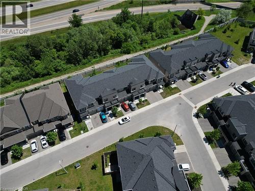 166 Deerpath Drive Unit# 32, Guelph, ON 