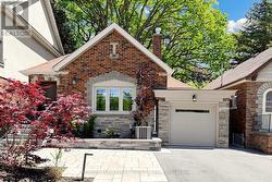 87 FALLINGBROOK ROAD Toronto, ON M1N 2T7