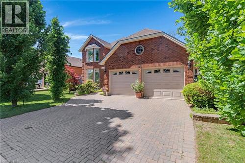 86 LYNDEN HILL Crescent  Brantford, ON N3P 1R8