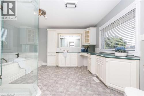 8 Cheval Drive, Grimsby, ON 