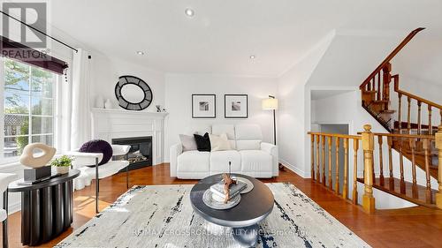 264 Coachwhip Trail, Newmarket, ON 