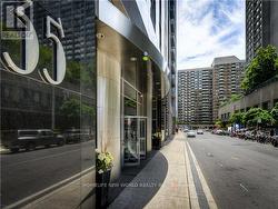 2502 - 35 BALMUTO STREET Toronto, ON M4Y 0A3