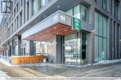523 - 111 BATHURST STREET Toronto, ON M5V 0M9