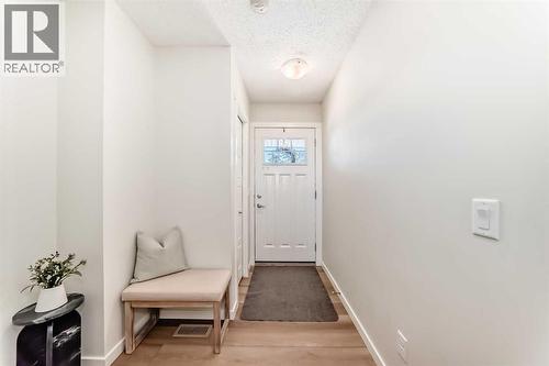 272 Cranbrook Square Se, Calgary, AB 