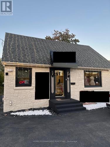 31 Queen Street S, Mississauga, ON 