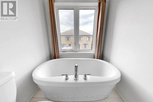 28 Conarty Crescent, Whitby, ON 