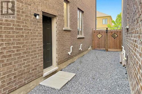 28 Conarty Crescent, Whitby, ON 