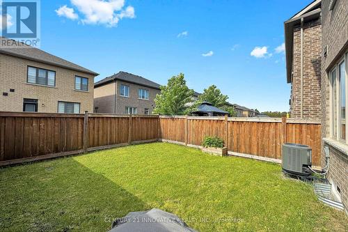 28 Conarty Crescent, Whitby, ON 