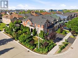 127 OZNER CRESCENT Vaughan, ON L4H 0G1