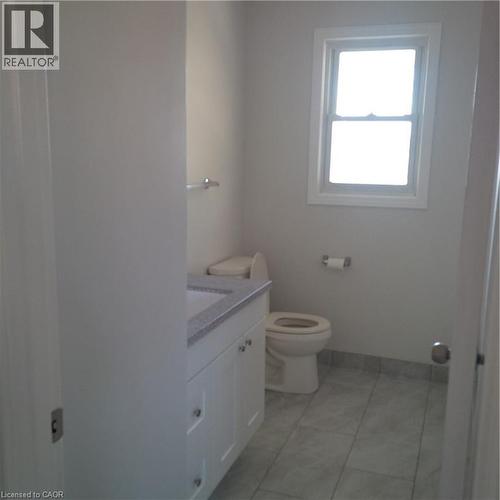 245 Eighth Avenue, Kitchener, ON - Indoor Photo Showing Bathroom