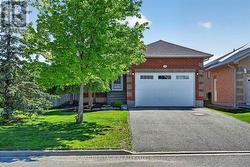 21 EAKINS CRESCENT Kawartha Lakes (Lindsay), ON K9V 6J9