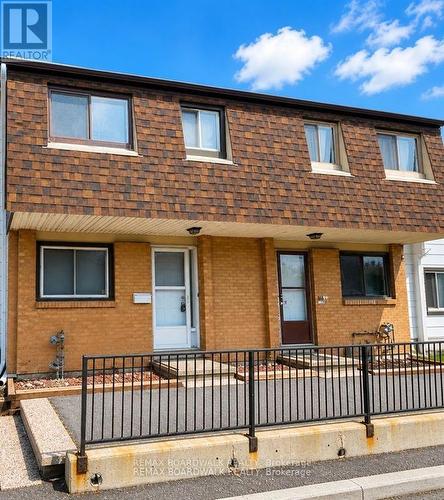 53J SUMAC STREET  Ottawa, ON K1J 7T7