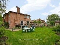 89 PATRICIA AVENUE  Toronto, ON M2M 1J1