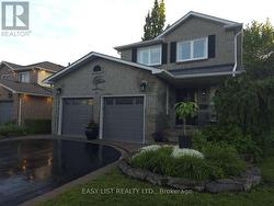 51 LYNDALE CRESCENT  Clarington, ON L1E 1W6