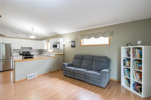274 Barnes St, Winnipeg, MB 