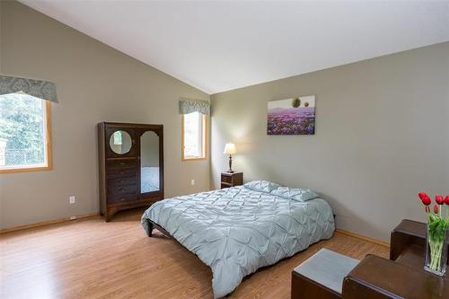 274 Barnes St, Winnipeg, MB 
