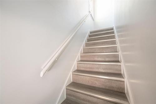 816 St Matthews Avenue, Winnipeg, MB 