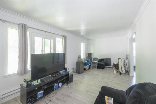 816 St Matthews Avenue, Winnipeg, MB 