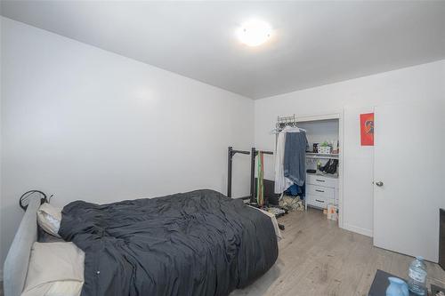816 St Matthews Avenue, Winnipeg, MB 