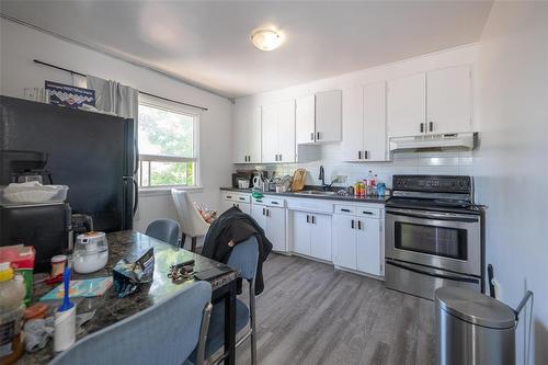 816 St Matthews Avenue, Winnipeg, MB 