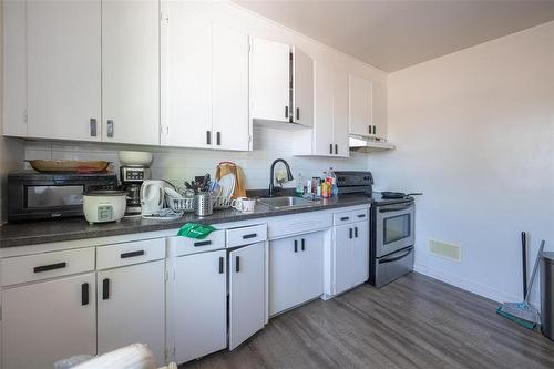 816 St Matthews Avenue, Winnipeg, MB 