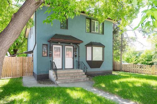 816 St Matthews Avenue, Winnipeg, MB 