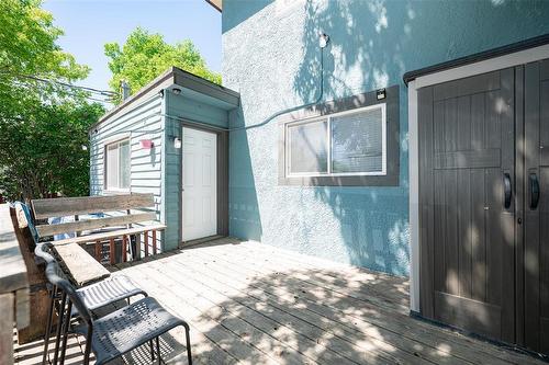 816 St Matthews Avenue, Winnipeg, MB 