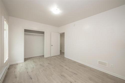 816 St Matthews Avenue, Winnipeg, MB 