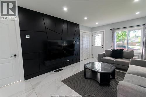 629 Stanley, Windsor, ON 