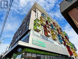 722 - 297 COLLEGE STREET  Toronto, ON M5T 0C2