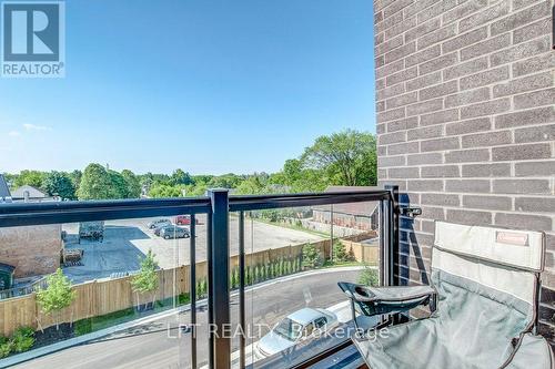 64 - 300 Alex Gardner Circle, Aurora, ON 