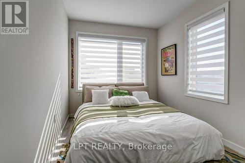 64 - 300 Alex Gardner Circle, Aurora, ON 