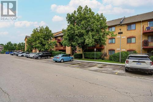 1832 - 1476 PILGRIMS WAY  Oakville, ON L6M 3G7