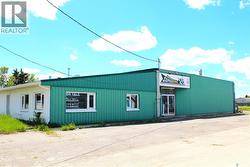 8 2ND AVENUE SW  Weyburn, SK S4H 2J4