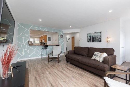 Salon - 920 56E Avenue, Montréal (Lachine), QC 