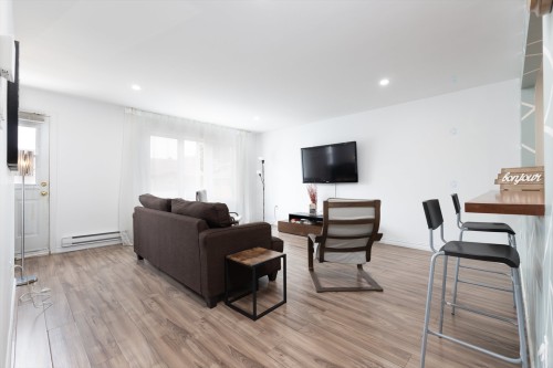 Salon - 920 56E Avenue, Montréal (Lachine), QC 