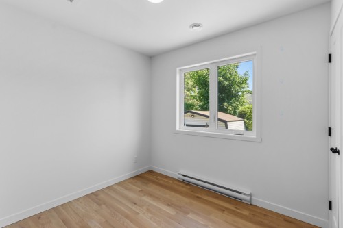 Chambre à coucher - 8 Rue Tougas, Châteauguay, QC - Indoor Photo Showing Other Room