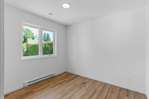 Chambre à coucher - 8 Rue Tougas, Châteauguay, QC - Indoor Photo Showing Other Room