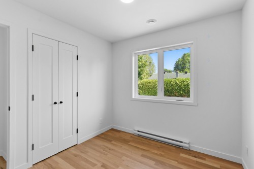 Chambre à coucher - 8 Rue Tougas, Châteauguay, QC - Indoor Photo Showing Other Room