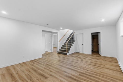 Salle familiale - 8 Rue Tougas, Châteauguay, QC - Indoor Photo Showing Other Room