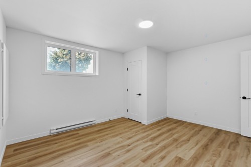 Chambre à coucher - 8 Rue Tougas, Châteauguay, QC - Indoor Photo Showing Other Room