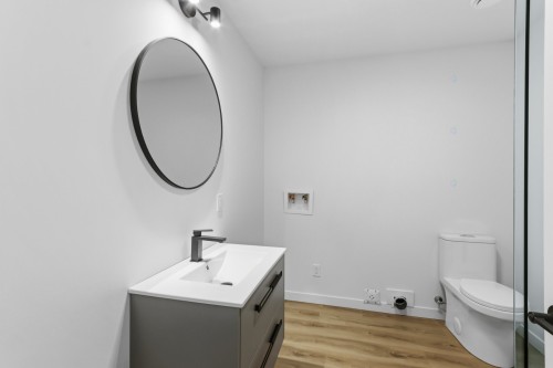 Salle de bains - 8 Rue Tougas, Châteauguay, QC - Indoor Photo Showing Bathroom