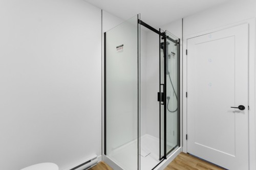 Salle de bains - 8 Rue Tougas, Châteauguay, QC - Indoor