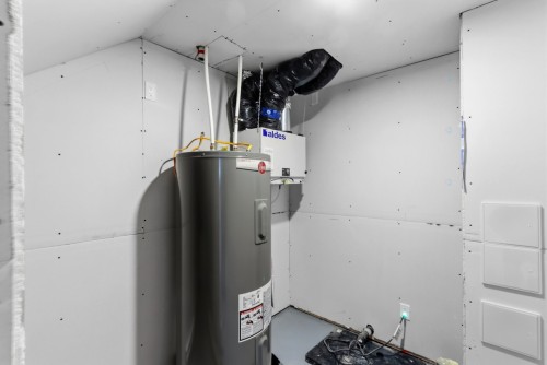 Rangement - 8 Rue Tougas, Châteauguay, QC - Indoor Photo Showing Garage