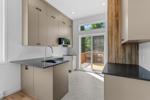 Cuisine - 8 Rue Tougas, Châteauguay, QC - Indoor Photo Showing Kitchen