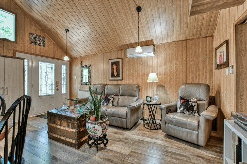 Living Room - 71 Ch. De La Vallée-Bleue, Val-David, QC 